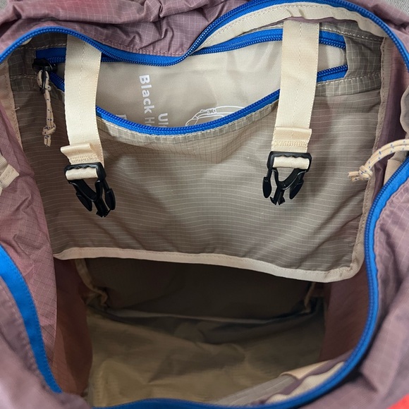 Patagonia like new ultra light weight backpack/tote - Picture 2 of 6